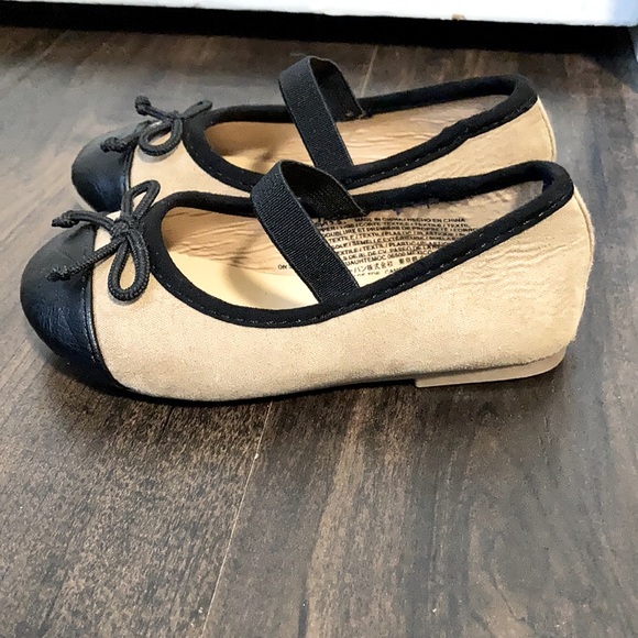 NWOT Old Navy Toddler Girl Shoes - Picture 3 of 3